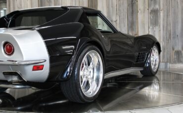 Chevrolet-Corvette-1970-12