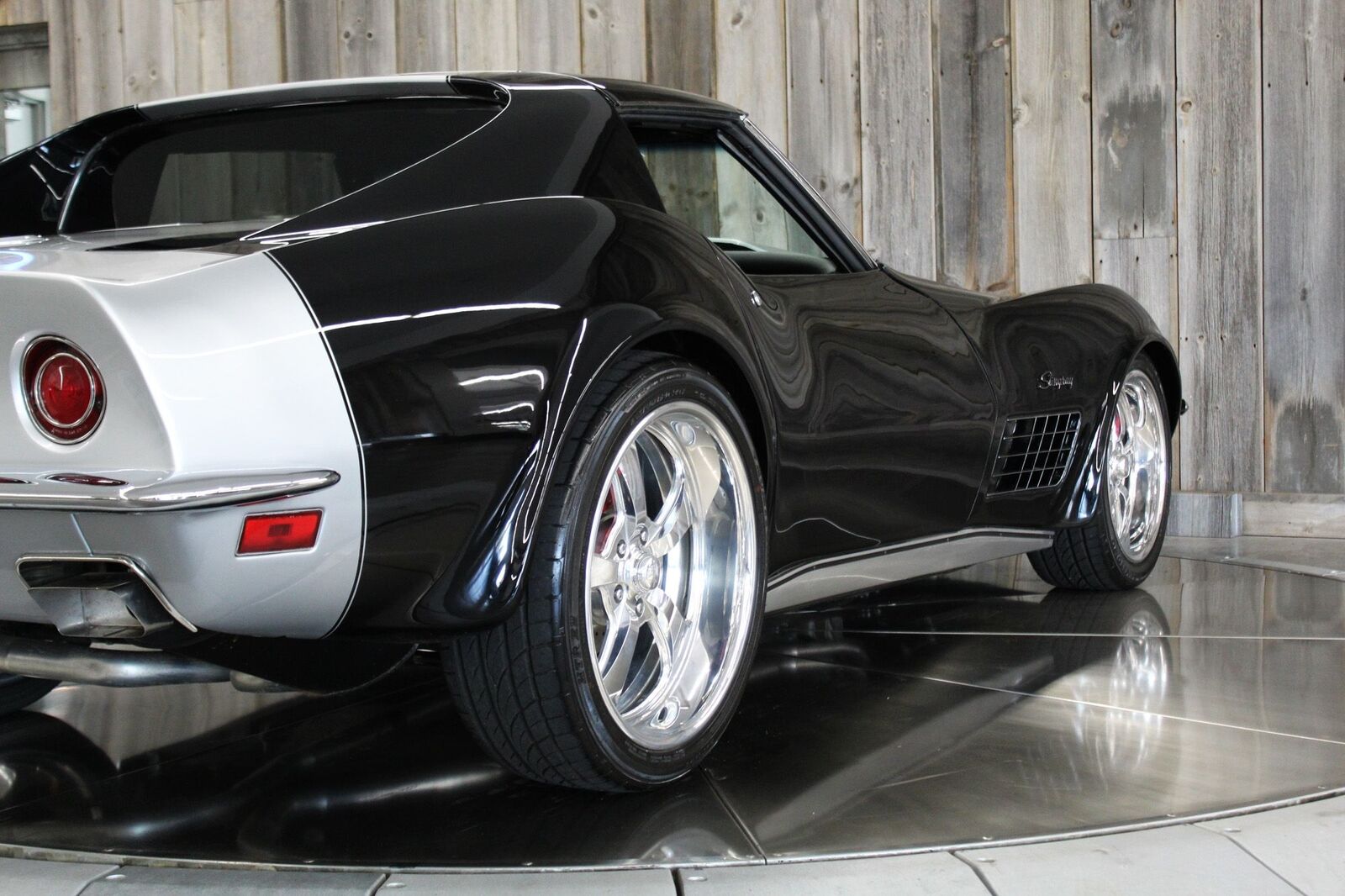 Chevrolet-Corvette-1970-12