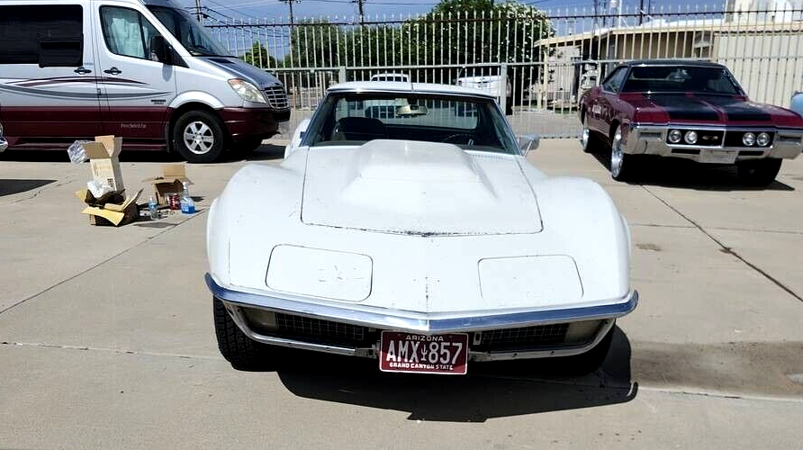 Chevrolet-Corvette-1971-2