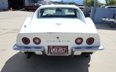 Chevrolet-Corvette-1971-3