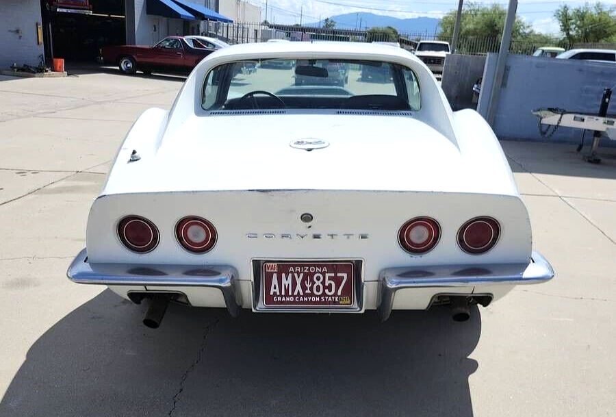 Chevrolet-Corvette-1971-3