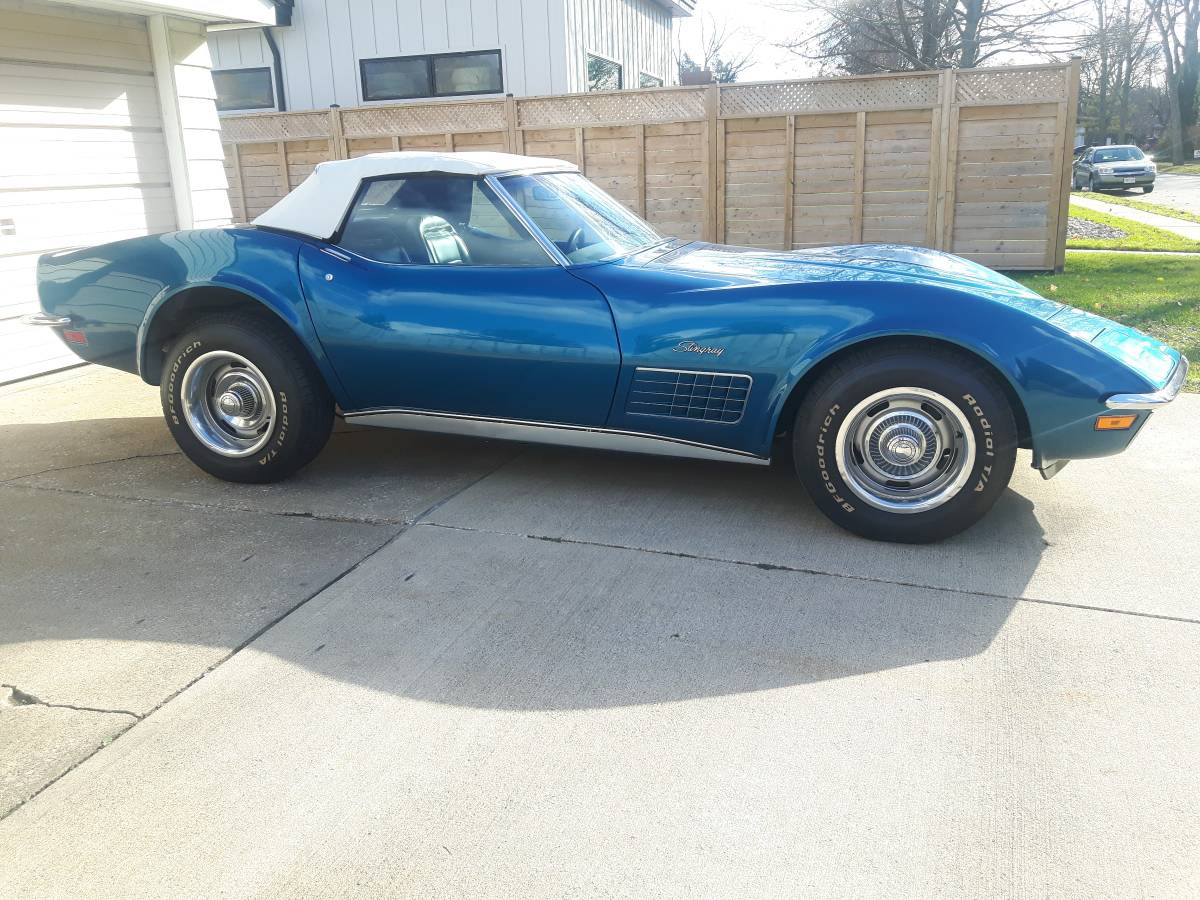 Chevrolet-Corvette-1972-1