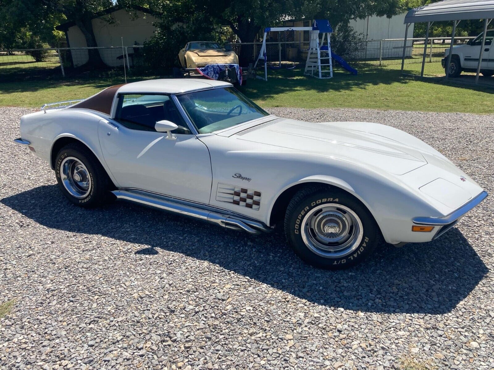 Chevrolet-Corvette-1972-15