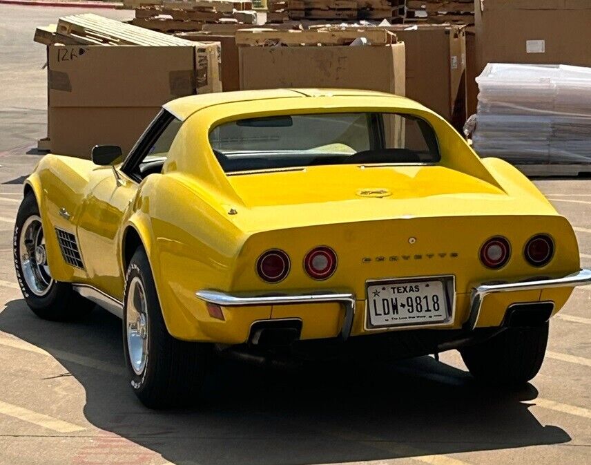 Chevrolet-Corvette-1972-17