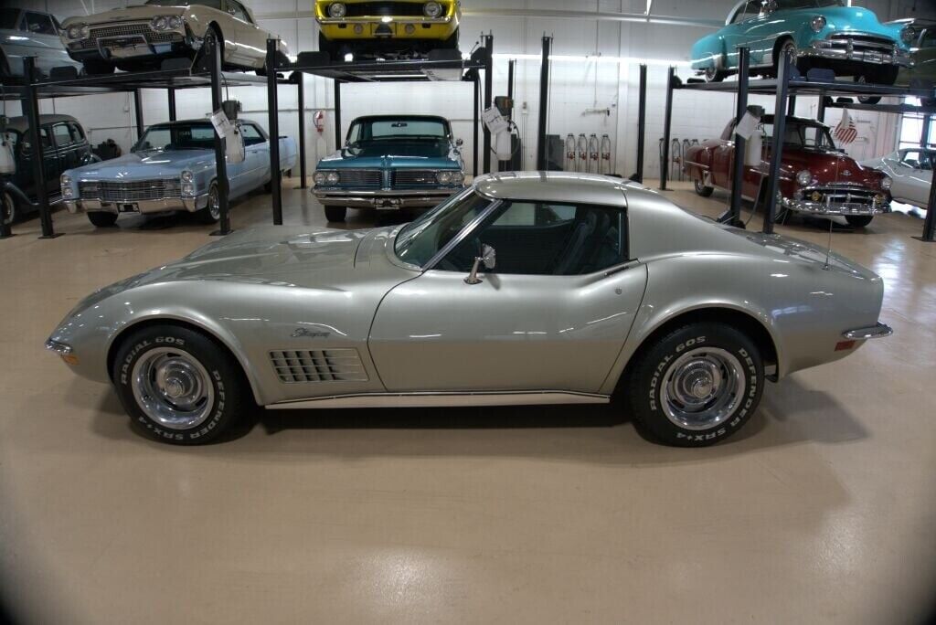 Chevrolet-Corvette-1972-2