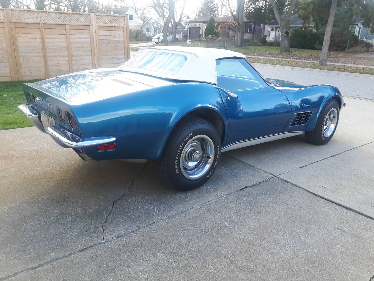 Chevrolet-Corvette-1972-2