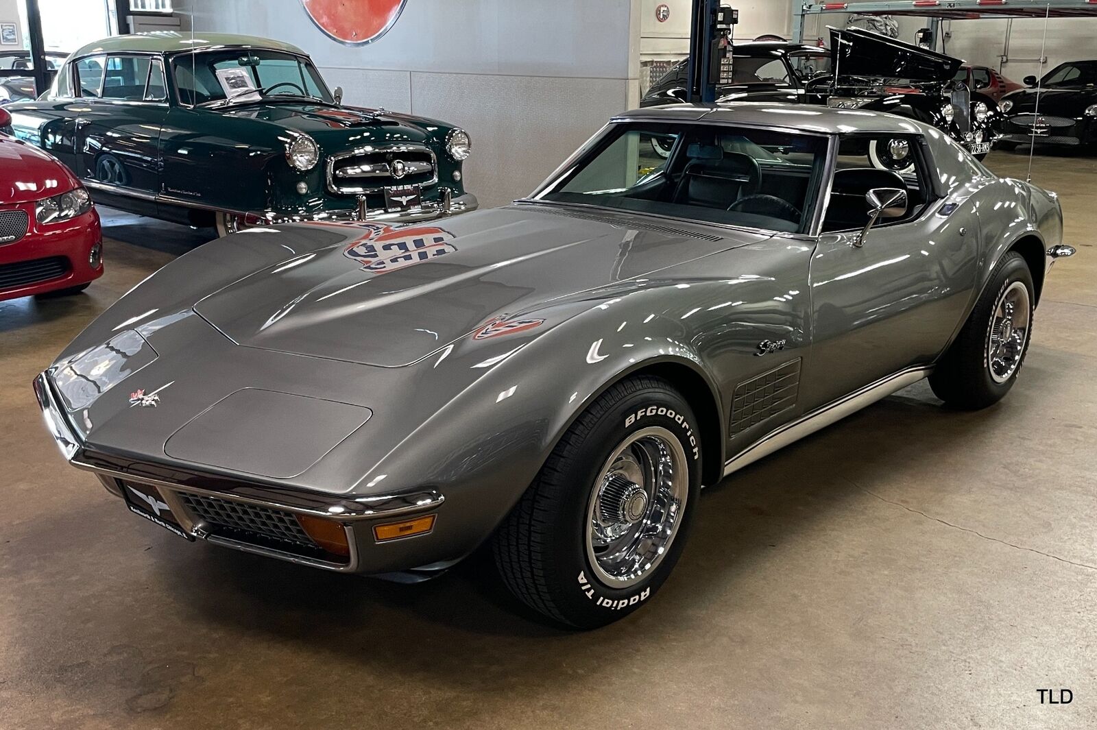 Chevrolet-Corvette-1972-2