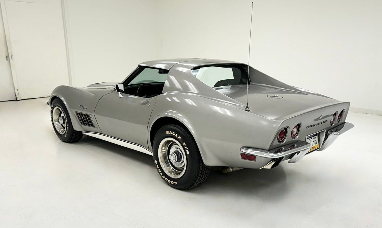 Chevrolet-Corvette-1972-3