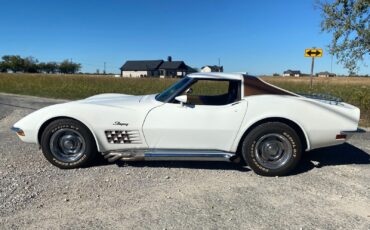 Chevrolet-Corvette-1972-3