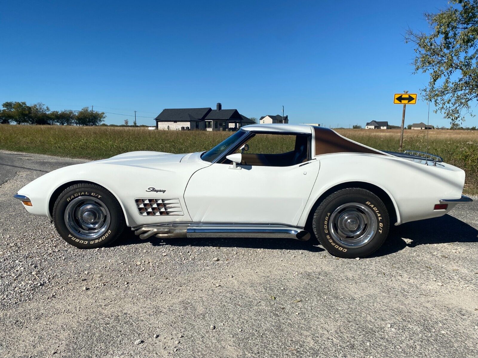 Chevrolet-Corvette-1972-3