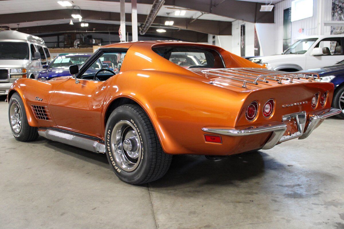 Chevrolet-Corvette-1972-3