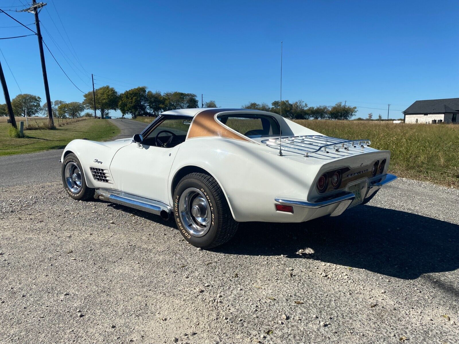 Chevrolet-Corvette-1972-4