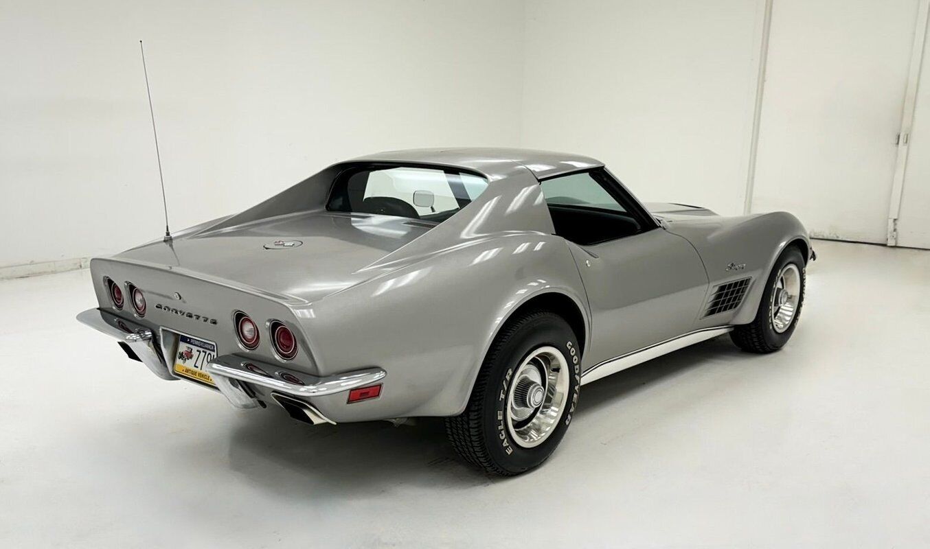 Chevrolet-Corvette-1972-5