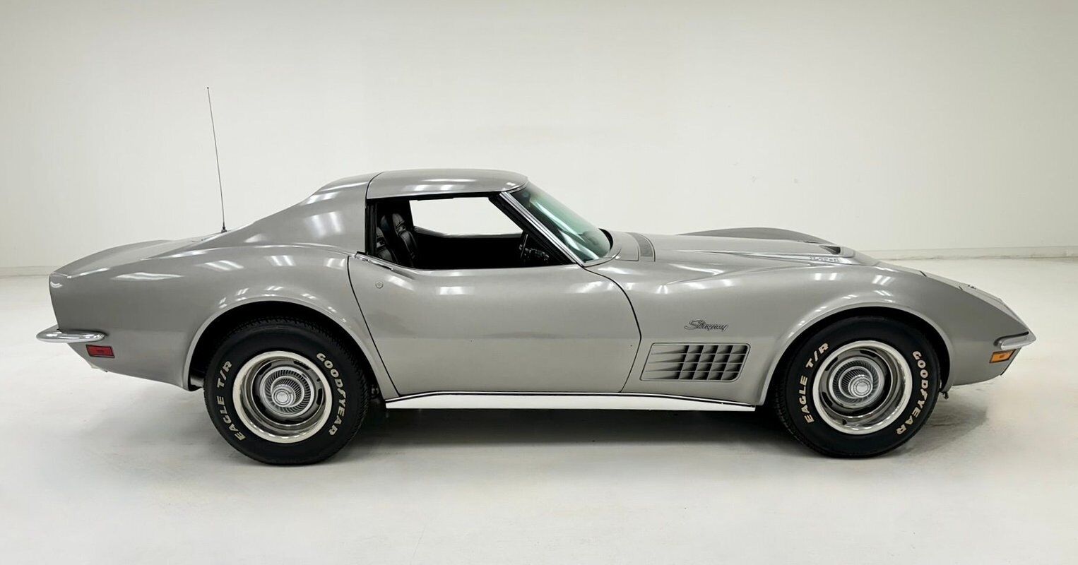 Chevrolet-Corvette-1972-6