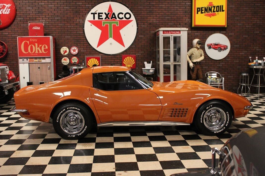 Chevrolet-Corvette-1972-6