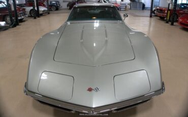 Chevrolet-Corvette-1972-8