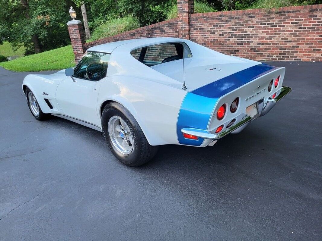 Chevrolet-Corvette-1973-10