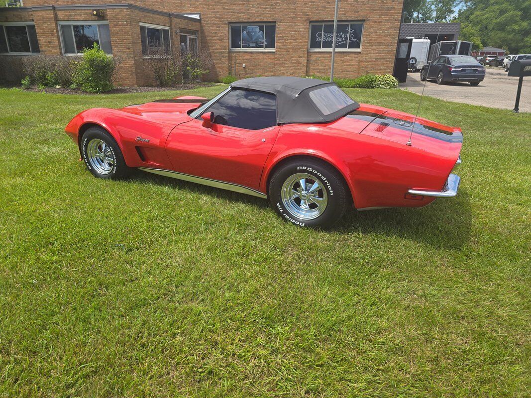 Chevrolet-Corvette-1973-16