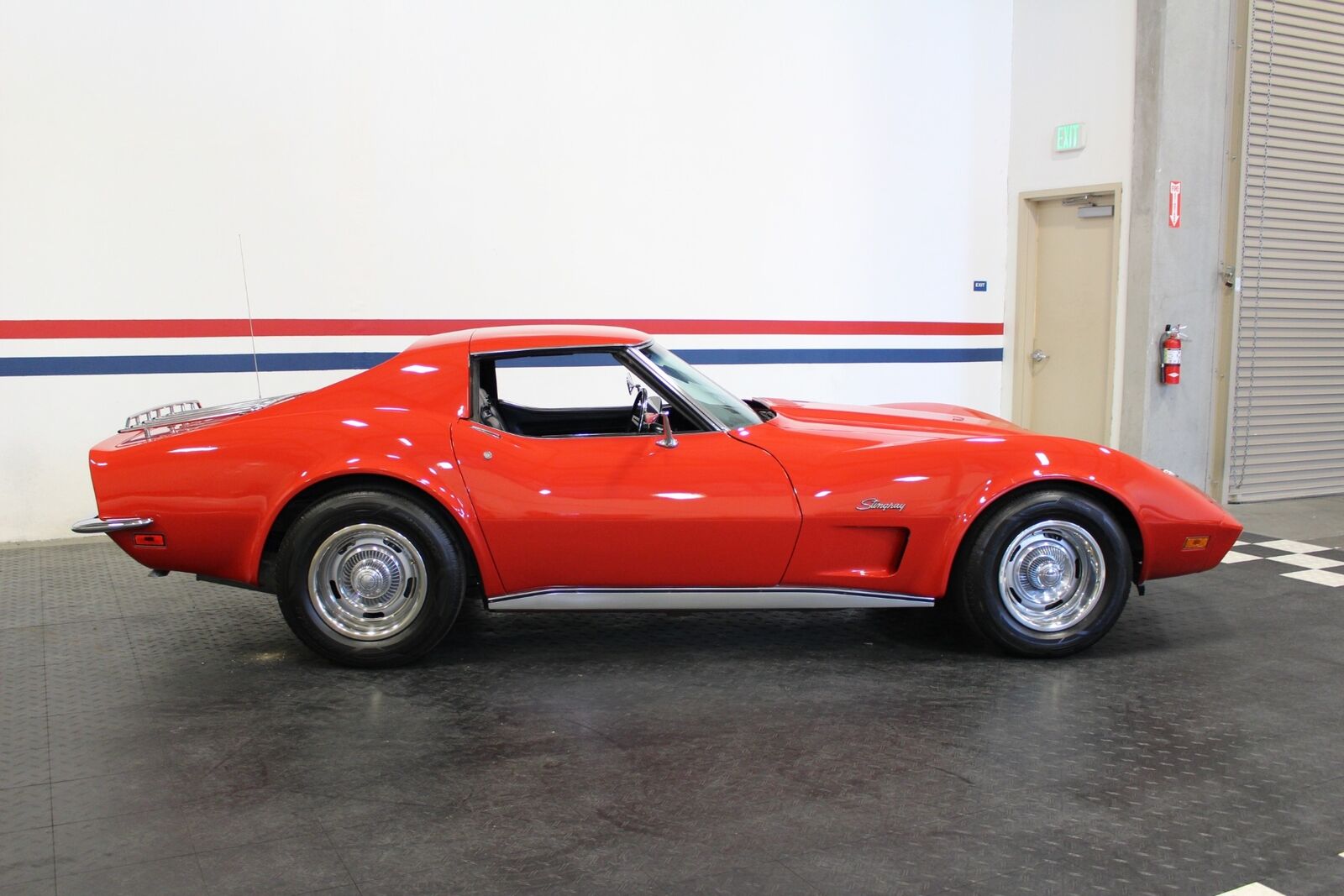 Chevrolet-Corvette-1973-2