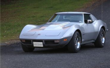 Chevrolet-Corvette-1973-2