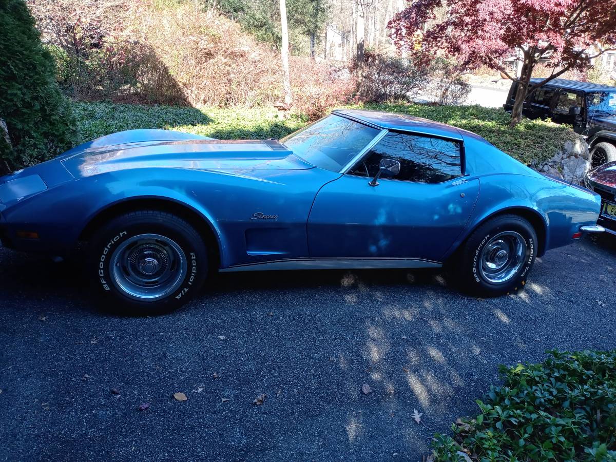 Chevrolet-Corvette-1973-2