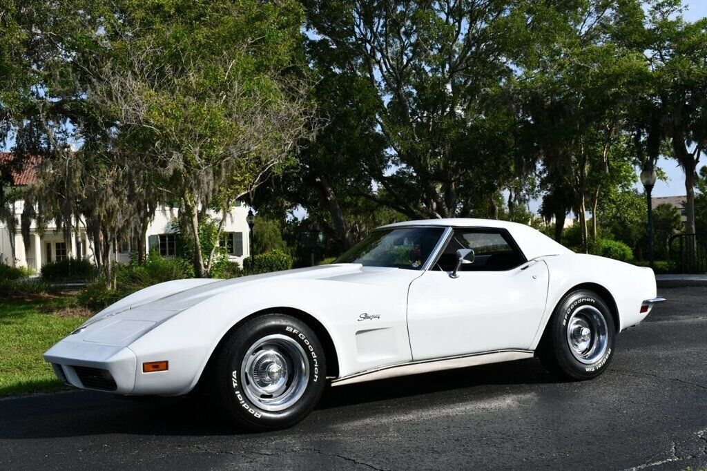 Chevrolet-Corvette-1973-2