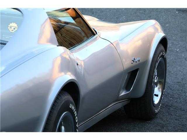 Chevrolet-Corvette-1973-23