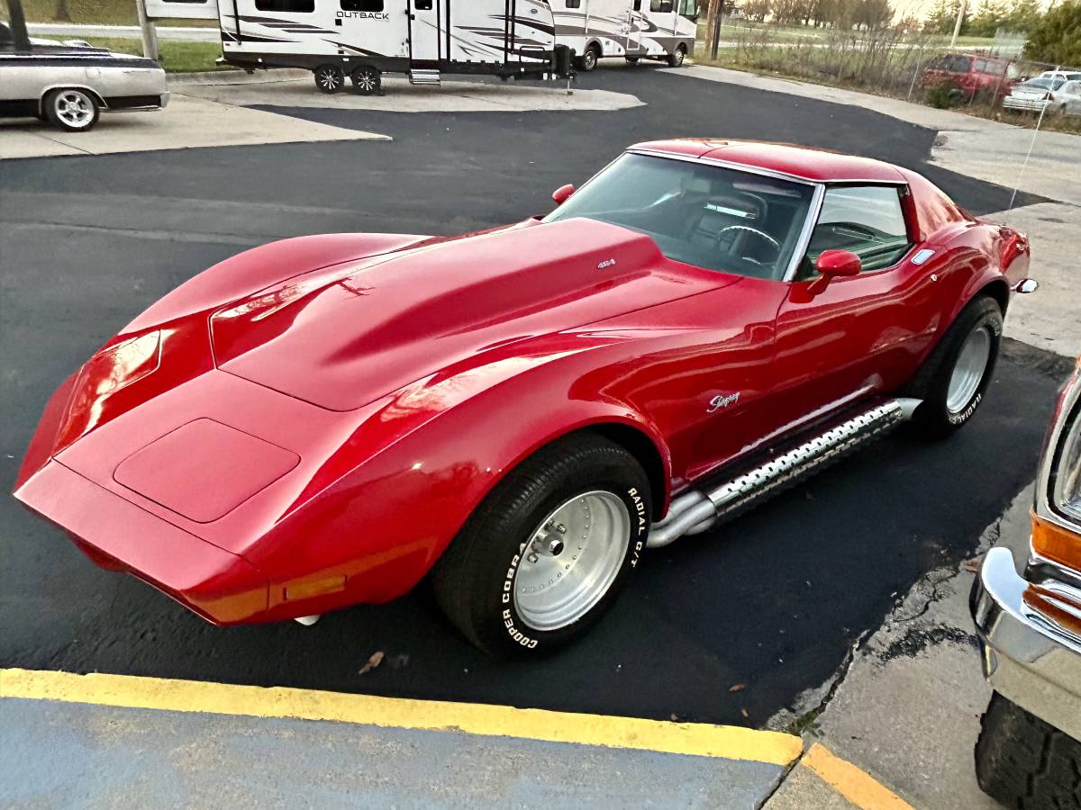 Chevrolet-Corvette-1973-3