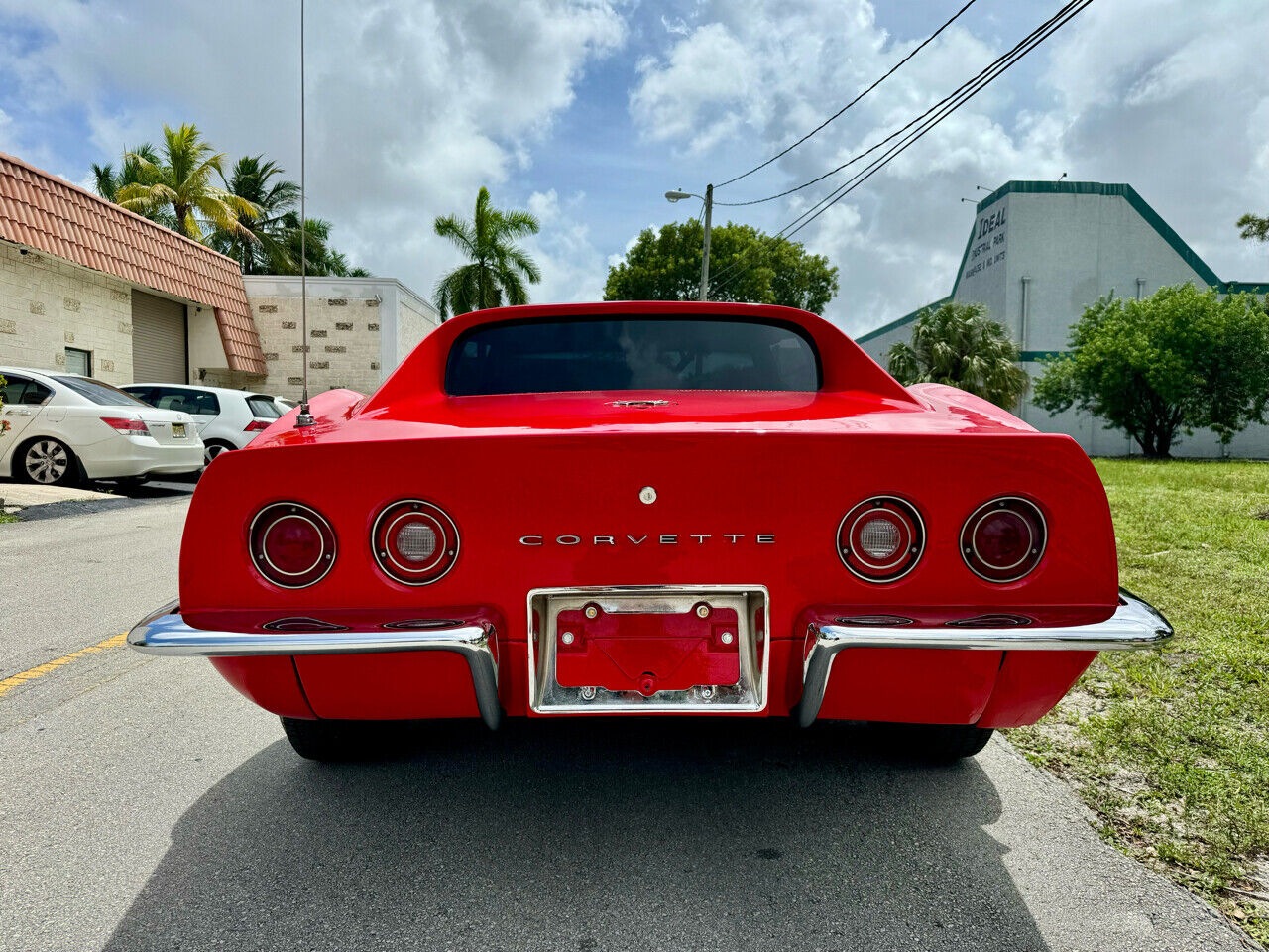 Chevrolet-Corvette-1973-3