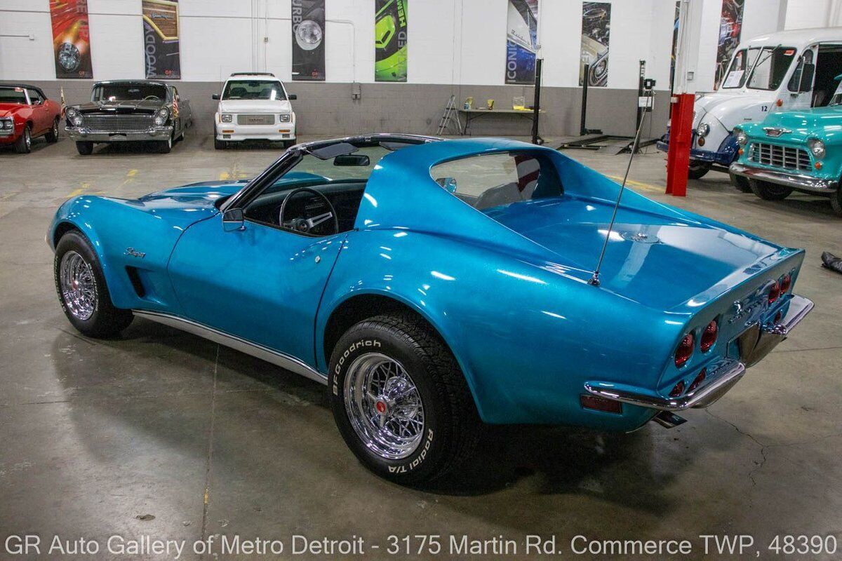 Chevrolet-Corvette-1973-3