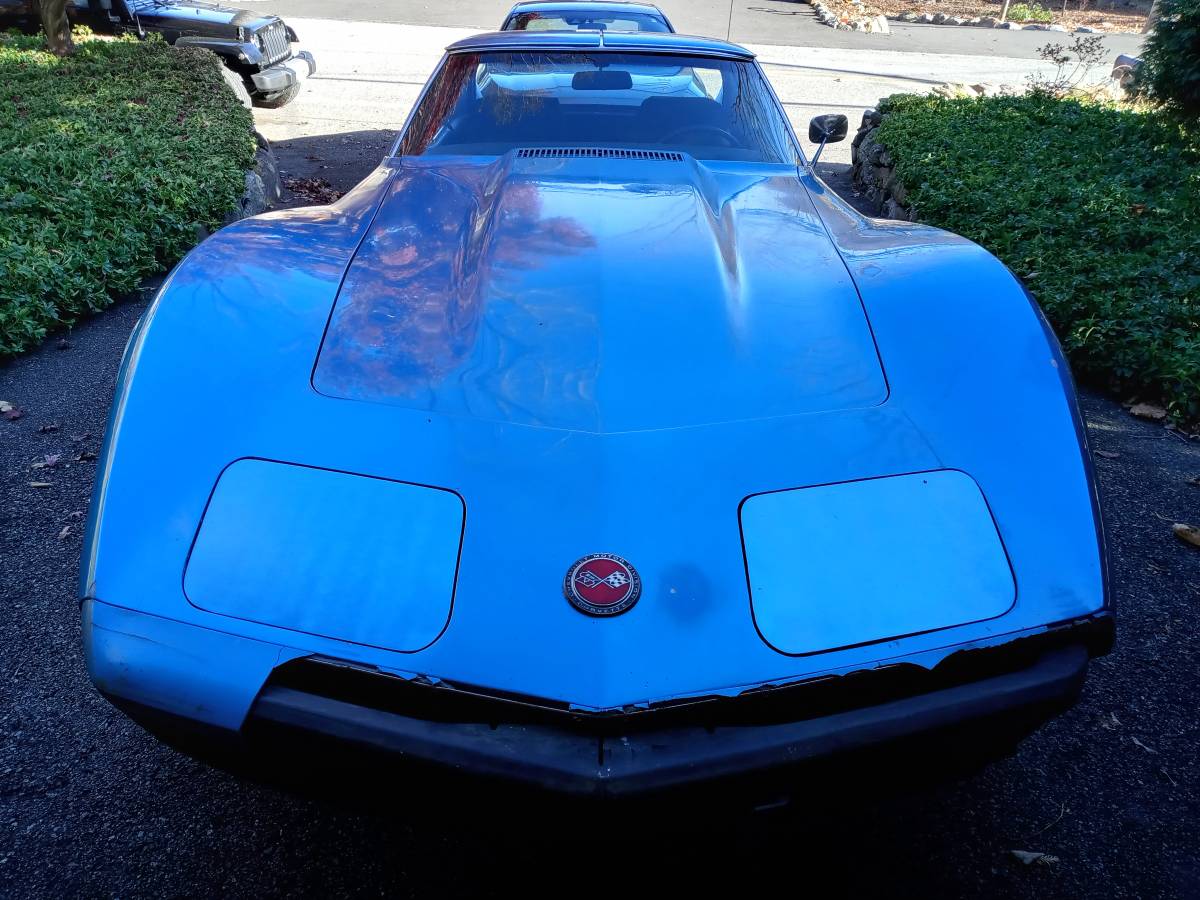 Chevrolet-Corvette-1973-3