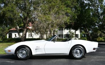 Chevrolet-Corvette-1973-3