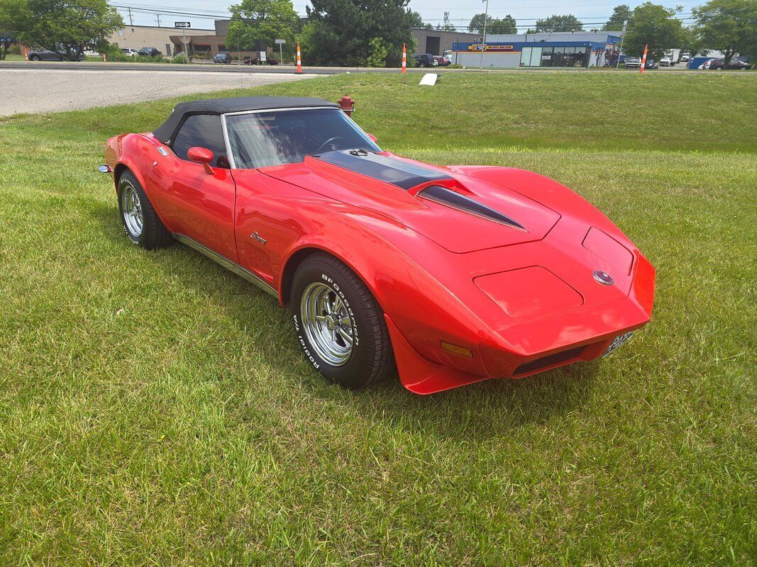 Chevrolet-Corvette-1973-3