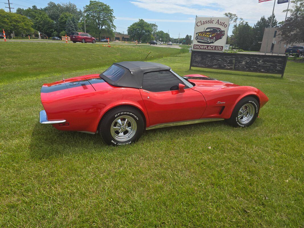 Chevrolet-Corvette-1973-30