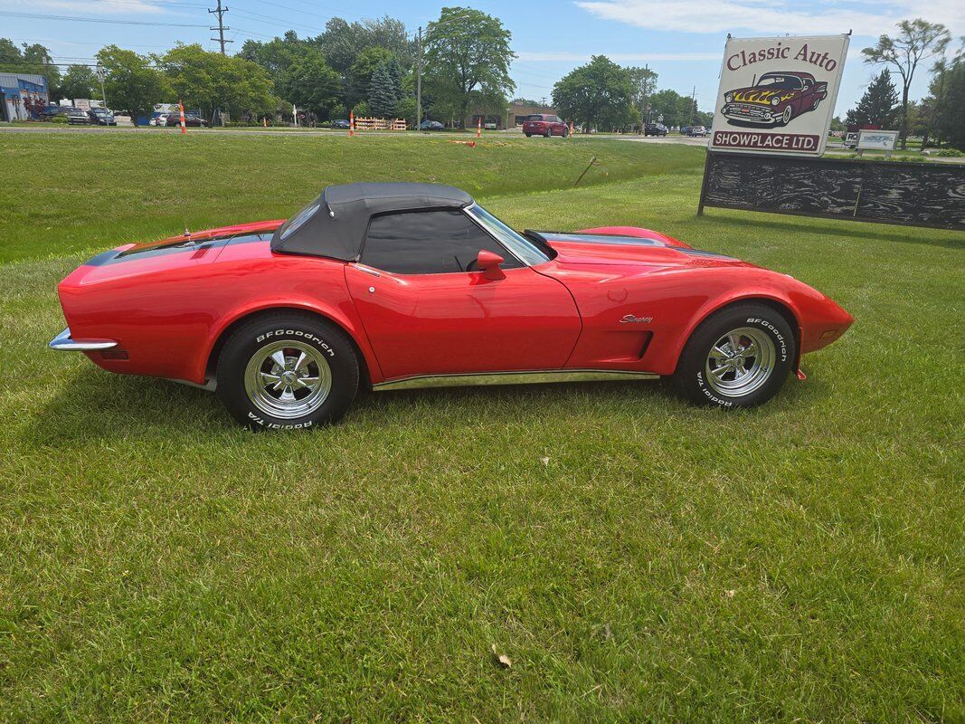 Chevrolet-Corvette-1973-32