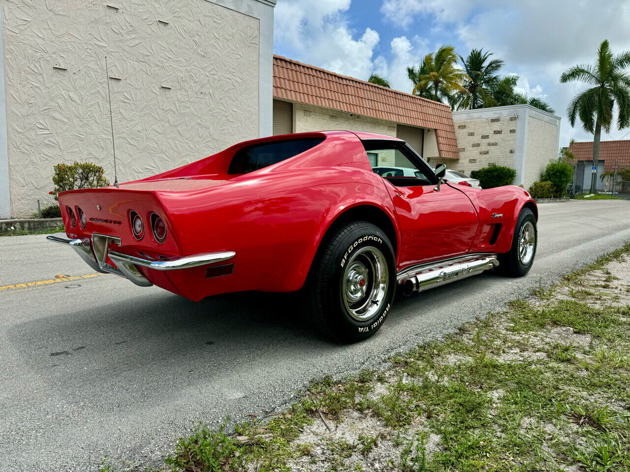 Chevrolet-Corvette-1973-4