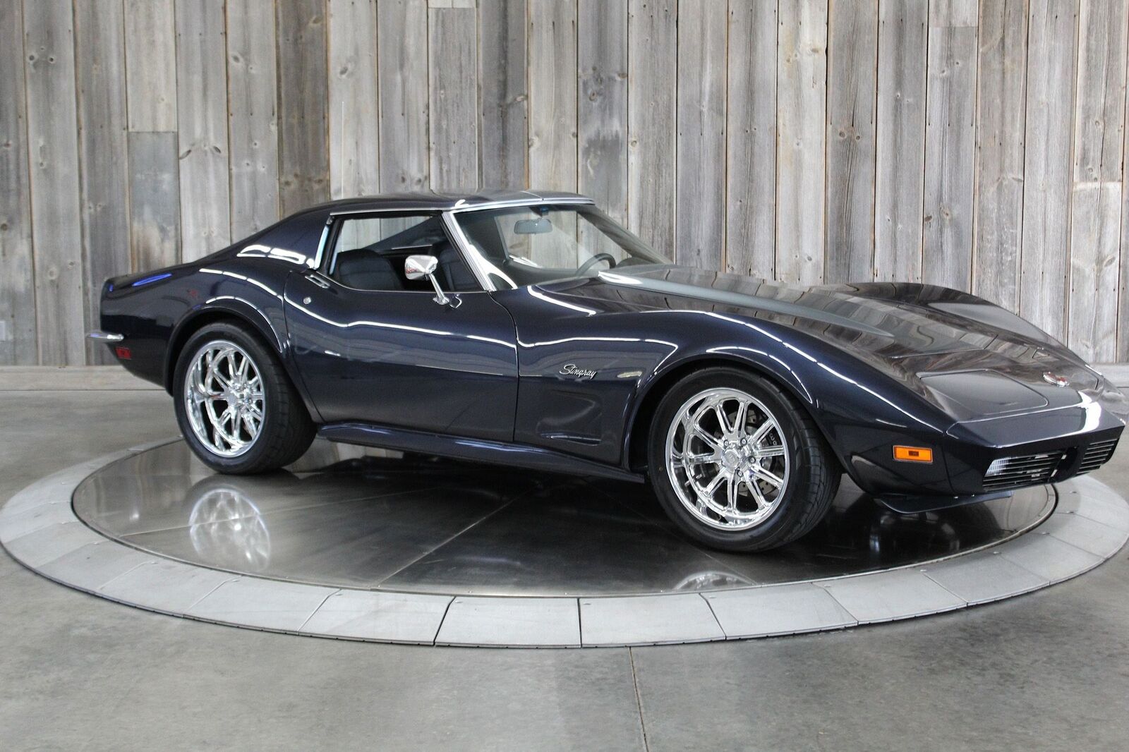 Chevrolet-Corvette-1973-5