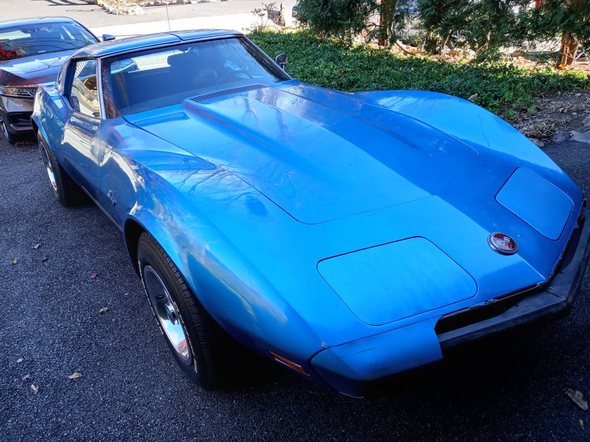 Chevrolet-Corvette-1973