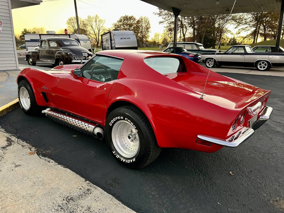 Chevrolet-Corvette-1973-6