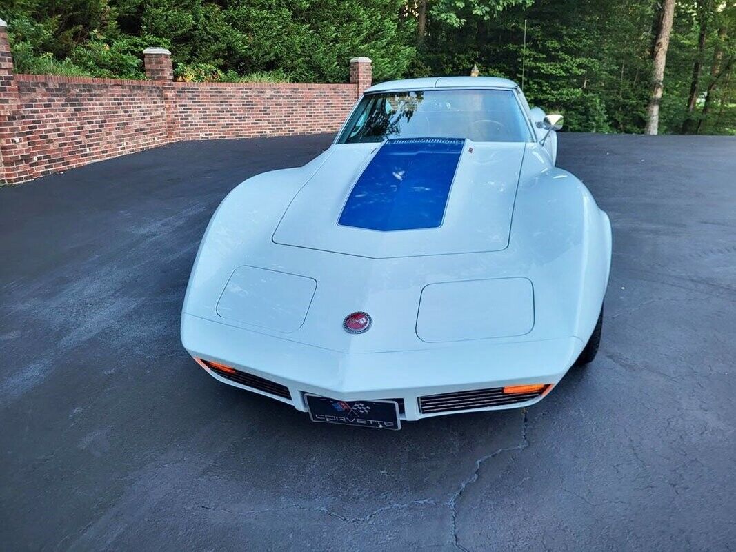 Chevrolet-Corvette-1973-6