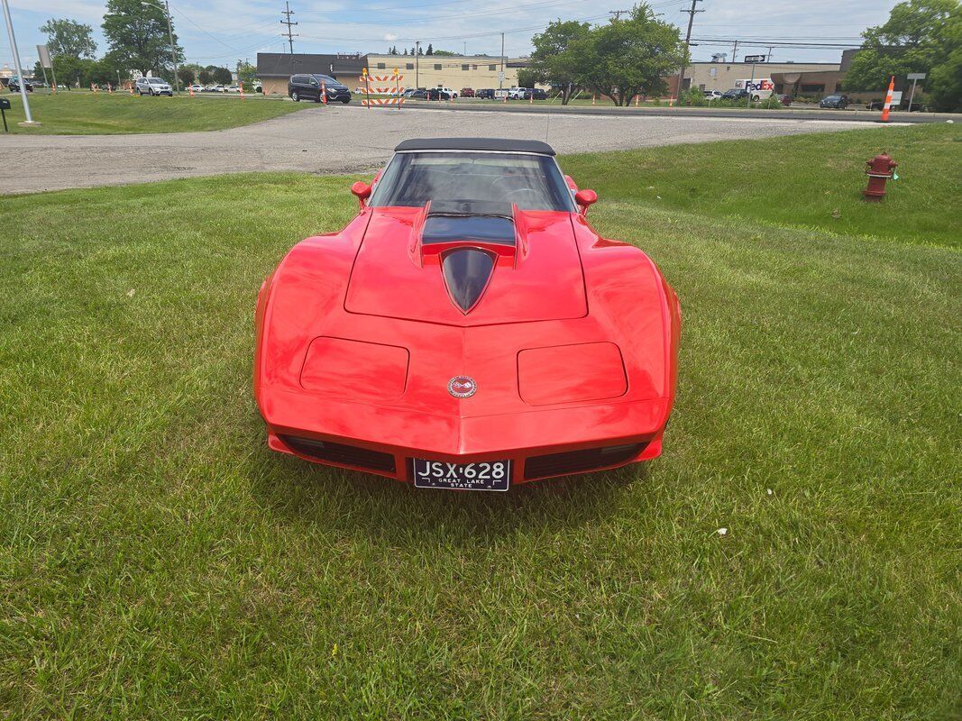 Chevrolet-Corvette-1973-6