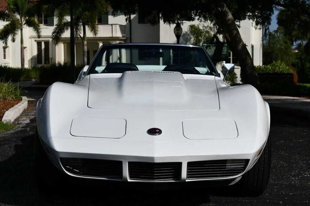 Chevrolet-Corvette-1973-9