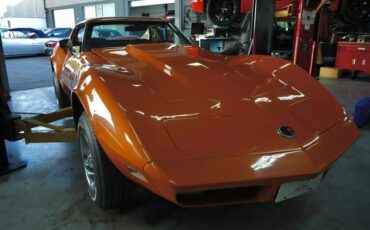 Chevrolet-Corvette-1974-1