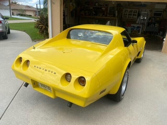 Chevrolet-Corvette-1974-1