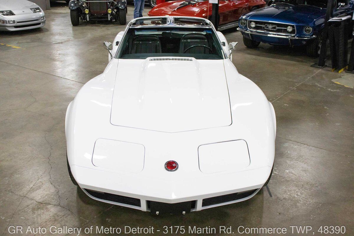 Chevrolet-Corvette-1974-10