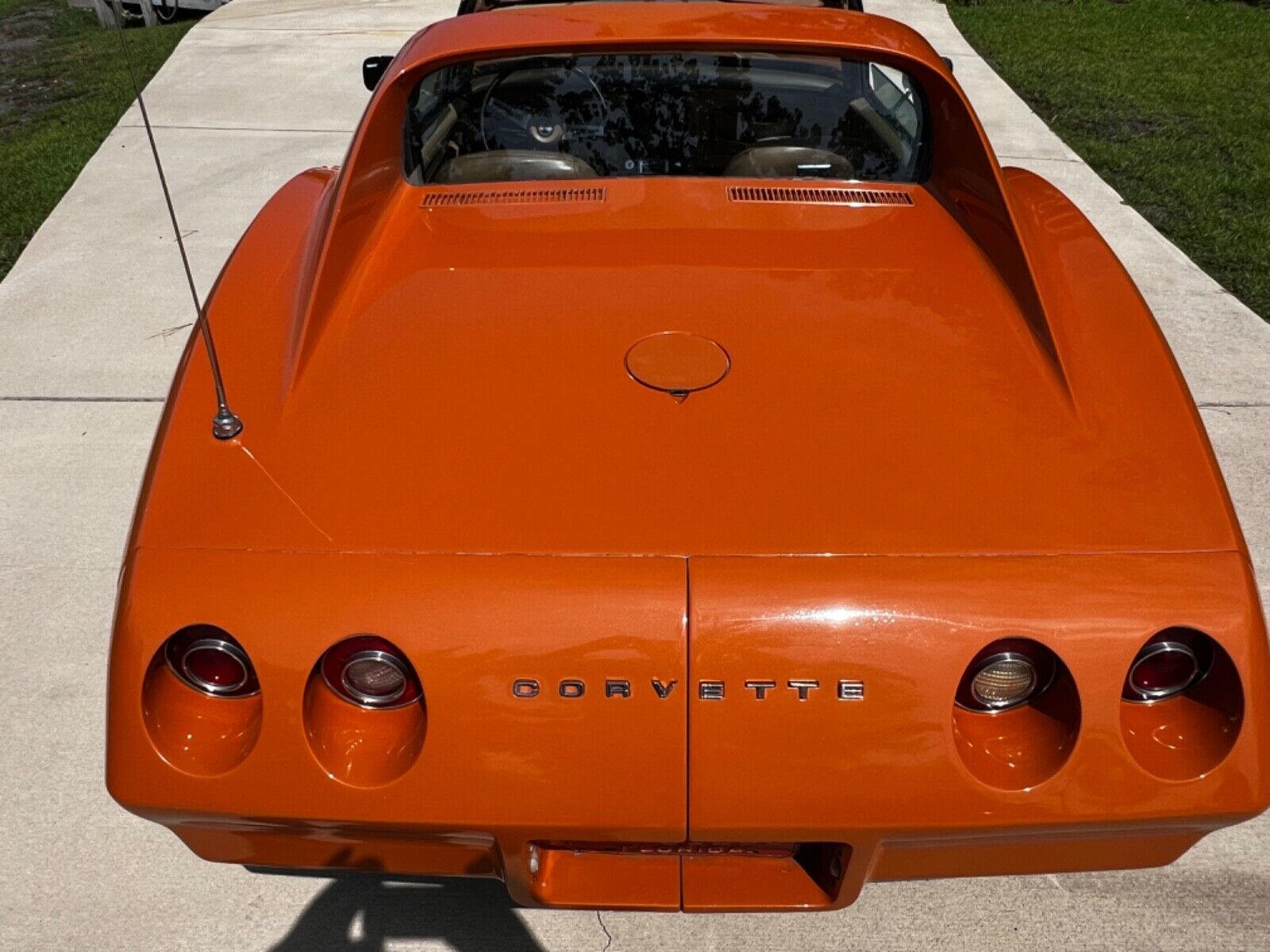 Chevrolet-Corvette-1974-11