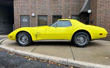 Chevrolet-Corvette-1974-2