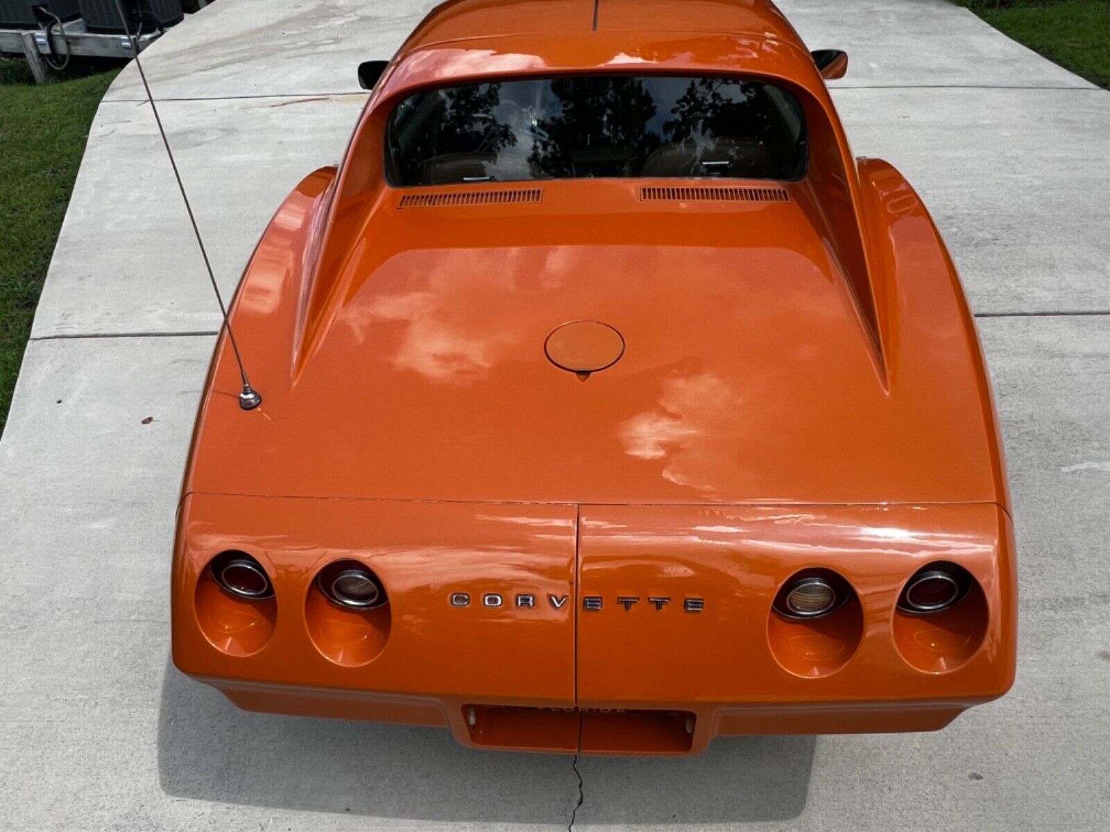 Chevrolet-Corvette-1974-27