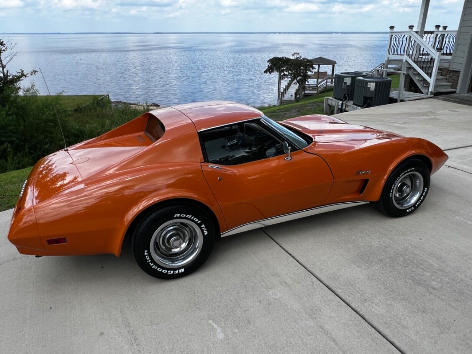 Chevrolet-Corvette-1974-28