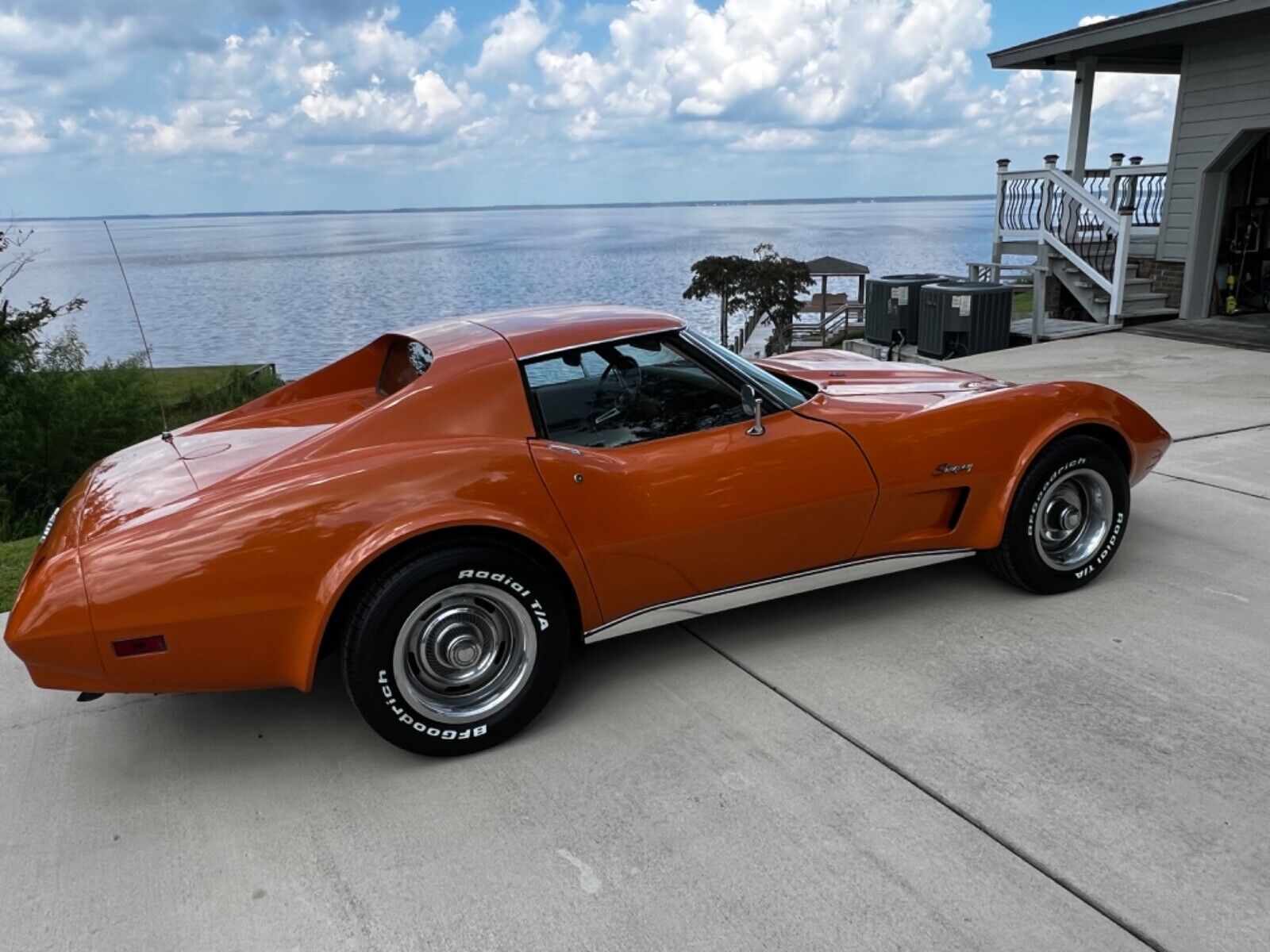 Chevrolet-Corvette-1974-29